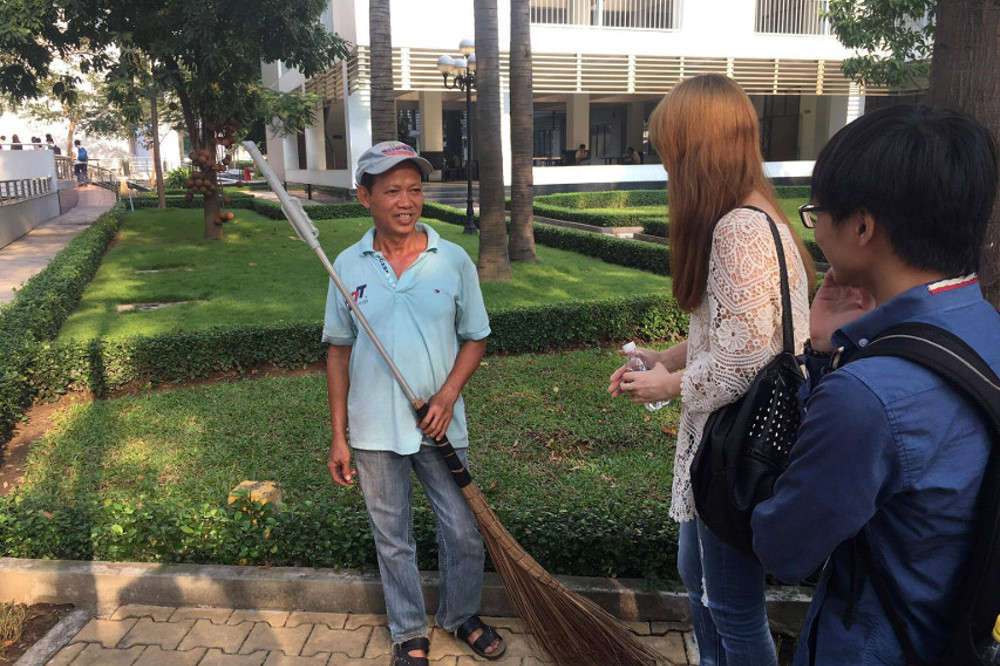 “Cảm ơn vì đã giúp chúng tôi làm sạch sân trường mỗi ngày!”