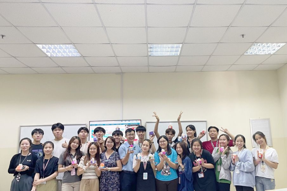 라오, 태국, 캄보디아, 미얀마 학생들과 함께 전통적인 새해를 축하하는 행사